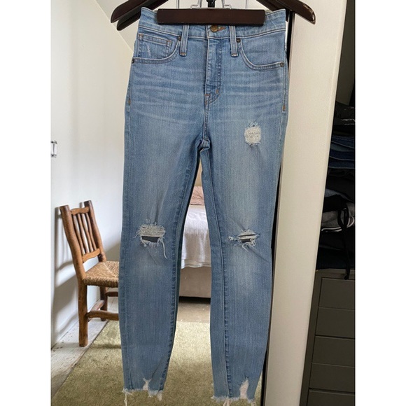 Madewell Curvy High-Rise Skinny Jeans in Ontario Distressed-Hem - Picture 7 of 12